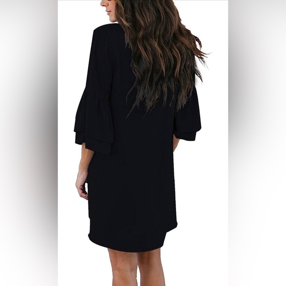 Women's V-neck Dress with Tiered Bell 3/4 Sleeves XXL - Picture 3 of 16